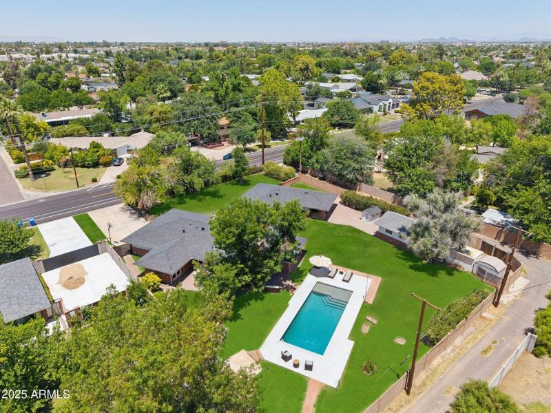 69-web-or-mls-N 15th Ave-L2706-067