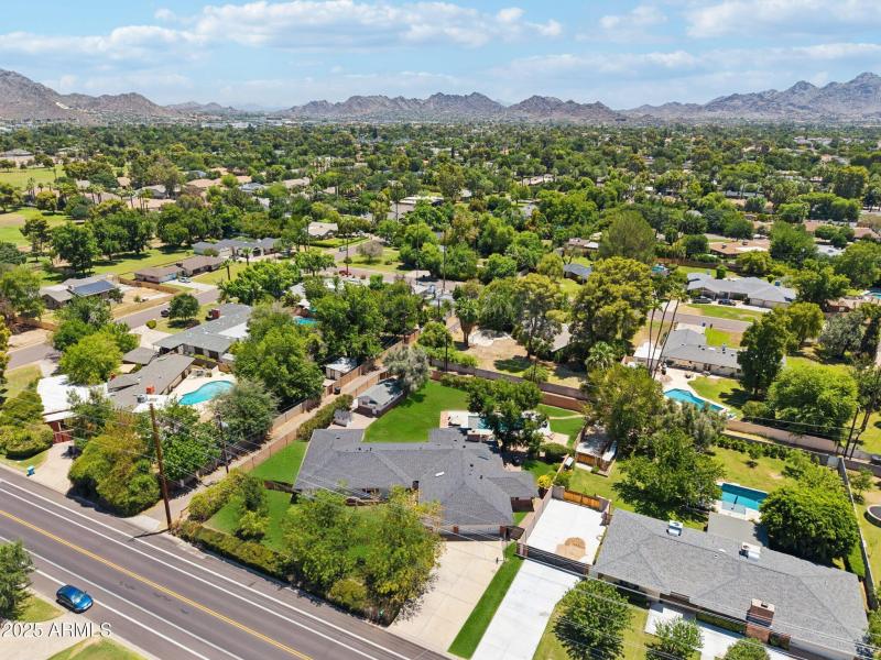 77-web-or-mls-N 15th Ave-L2706-075