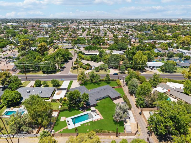 82-web-or-mls-N 15th Ave-L2706-080