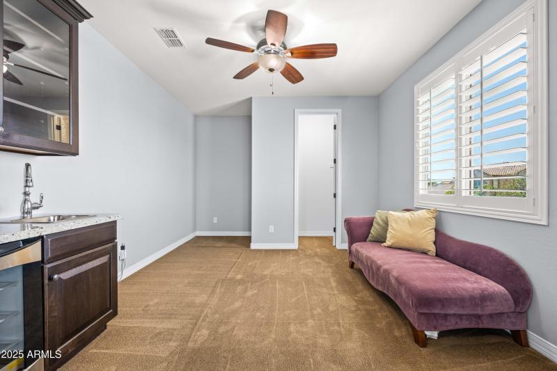 7f primary bedroom den