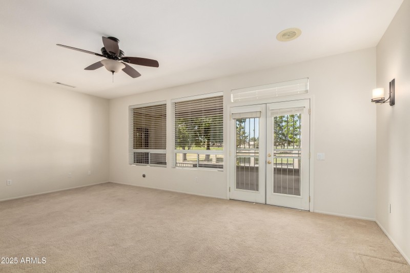 Living rm - Black Gold