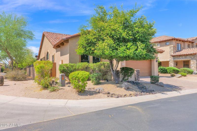 corner lot less neighbors