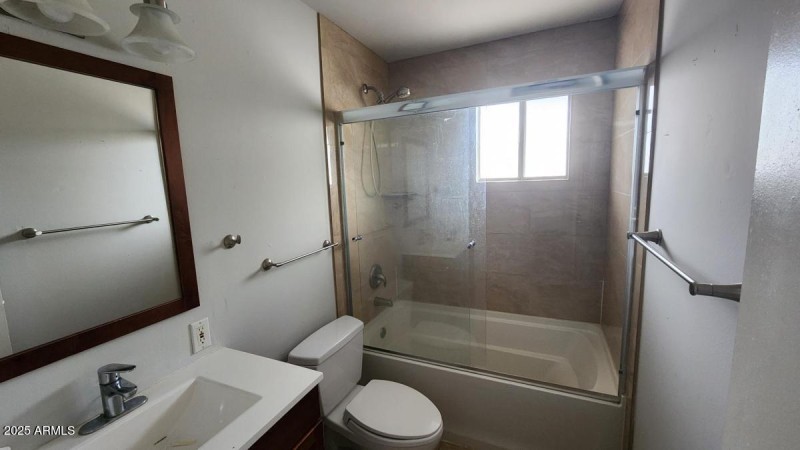 7001 Wilshire 8