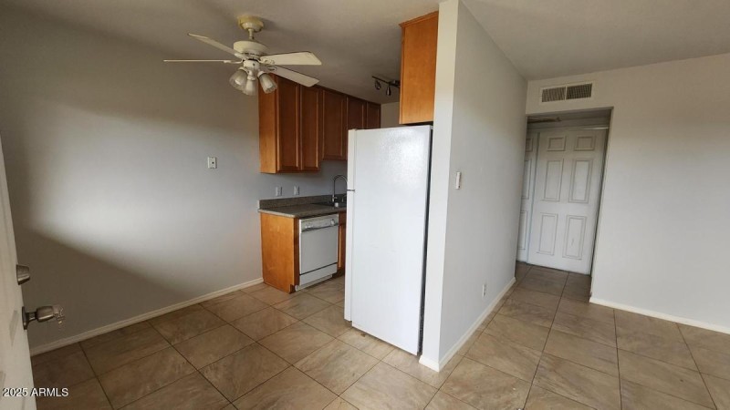 7001 Wilshire 3