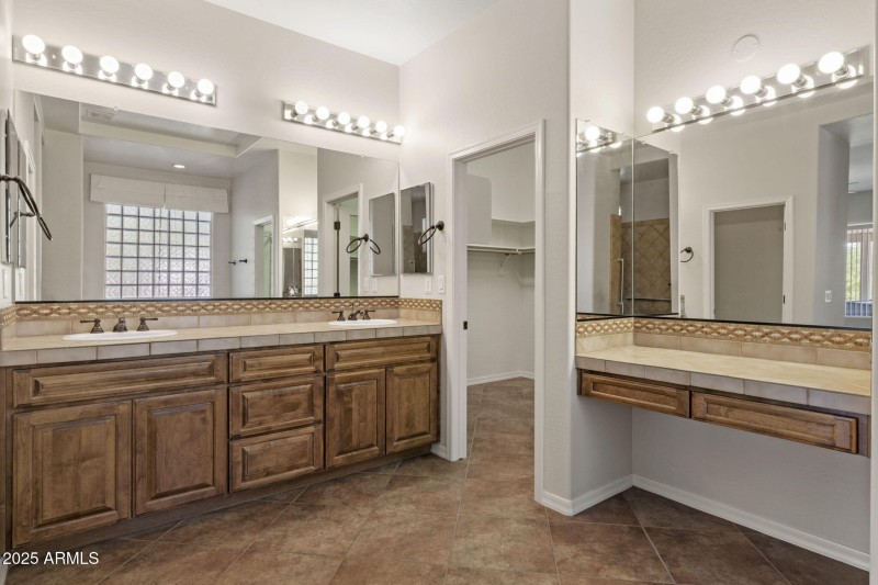 Master bath Vanity
