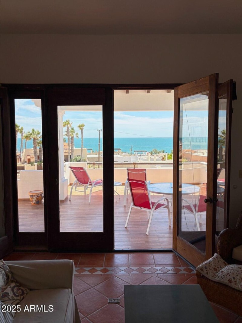 Las Conchas Interior Patio