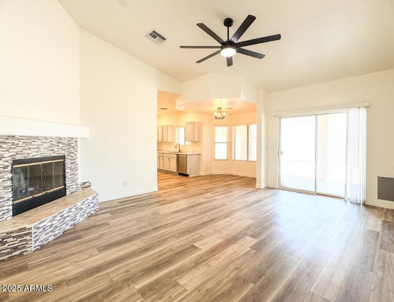 10722 W Quartz Dr Family