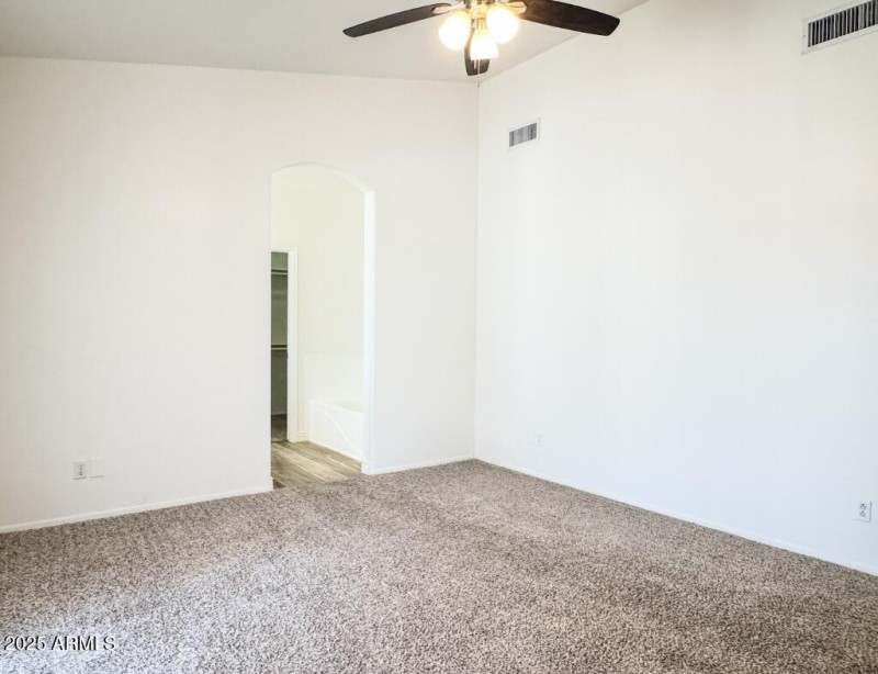 10722 W Quartz Dr Primary Suite (2)