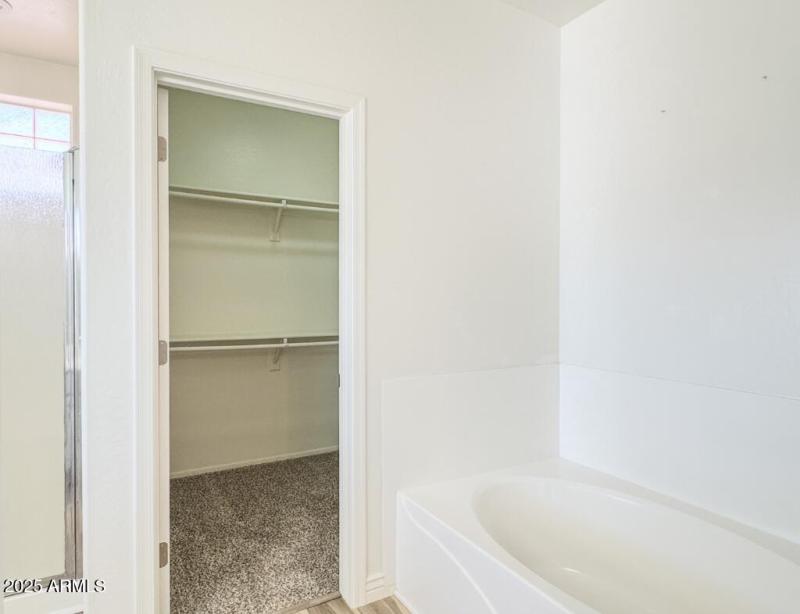 10722 W Quartz Dr Primary Suite (3)