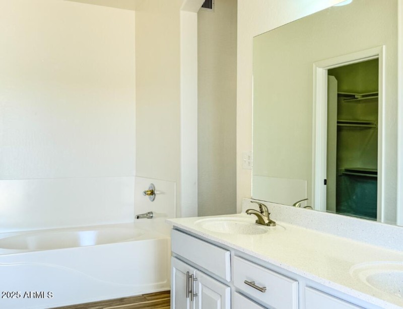 10722 W Quartz Dr-Primary Suite