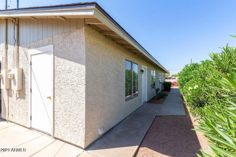 143 S Mountain Rd exterior 5