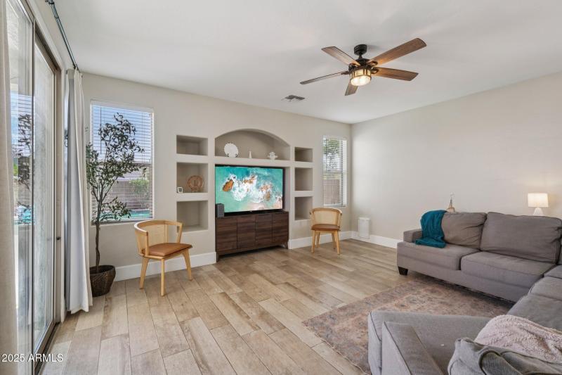 7-web-or-mls-W Saguaro Ln-S2706-005