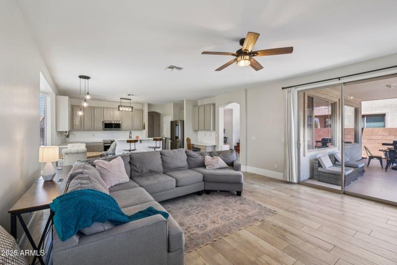 8-web-or-mls-W Saguaro Ln-S2706-006