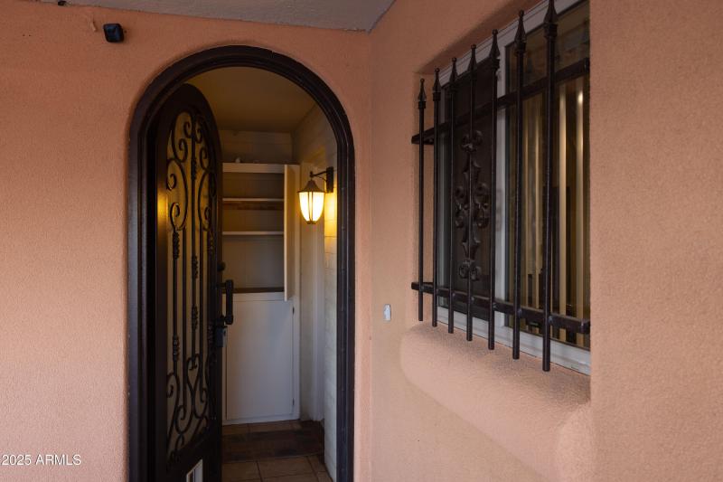 Iron door open Vernon DD5_7569