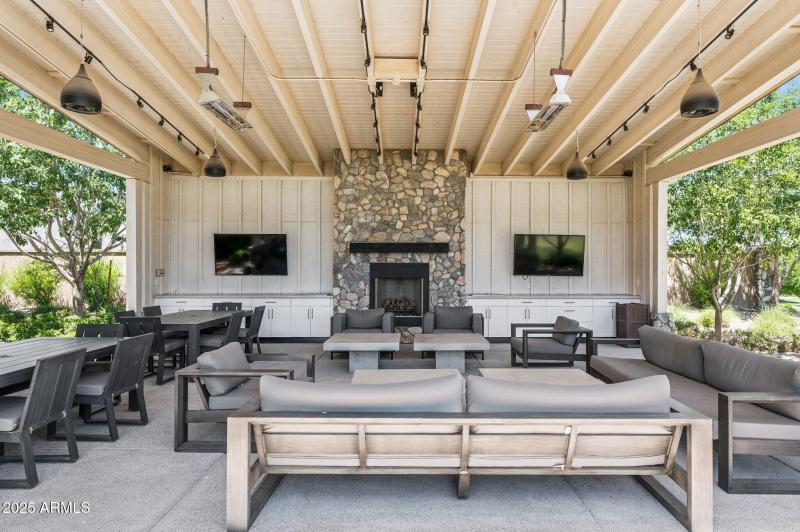 77-web-or-mls-19910-e-vallejo-st