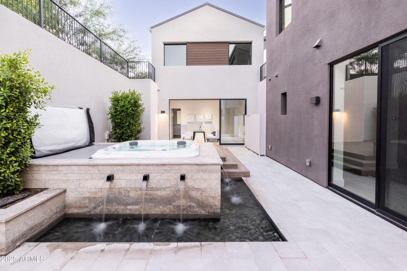 Azure_Lot25_QMI_Basement_Backyard_2