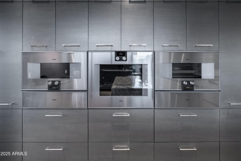 Azure_Lot25_QMI_Kitchen_Oven