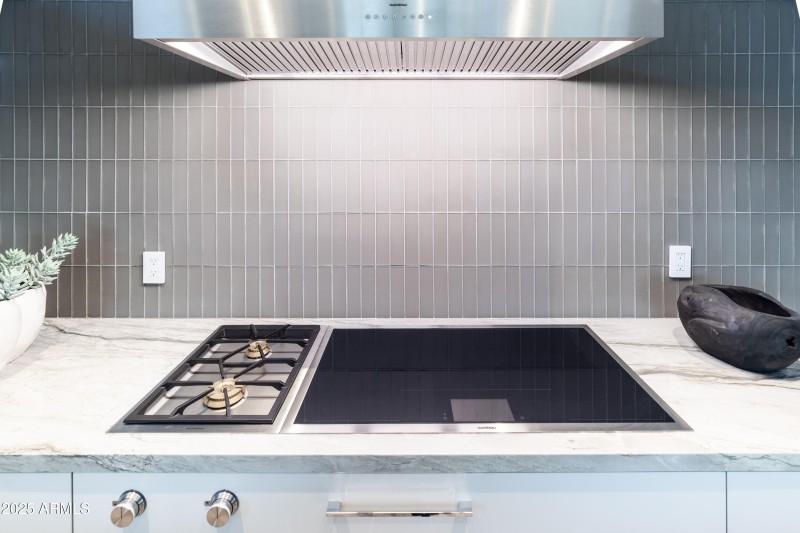 Azure_Lot25_QMI_Kitchen_Stove