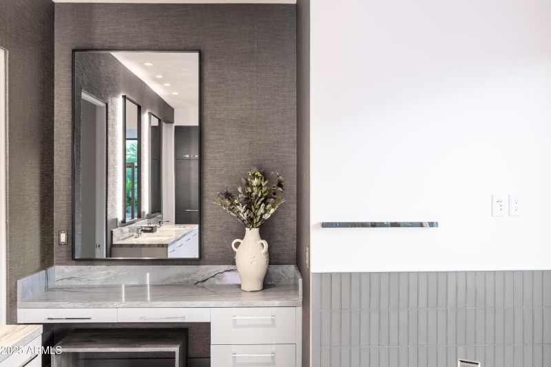 Azure_Lot25_QMI_Primary_Bathroom_Detail_