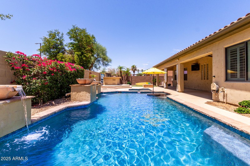 Sparkling Pool with Water features