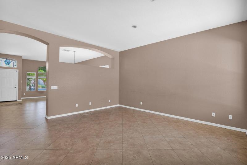 12-web-or-mls-P1235277