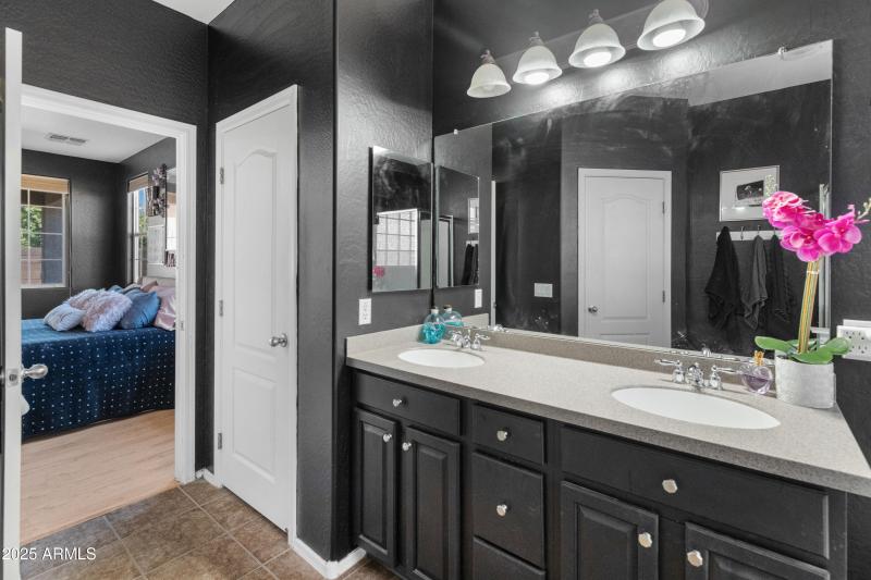 Marlborough-17376-Master-Bath2