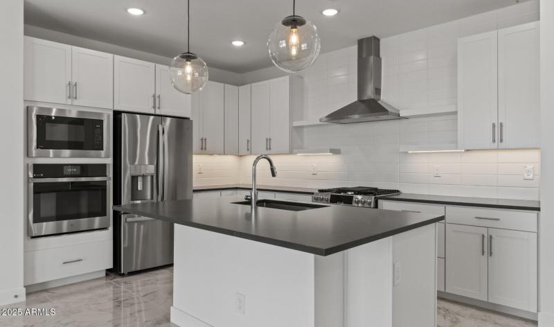 Manor Lot #48 Kitchen (3) (Large)