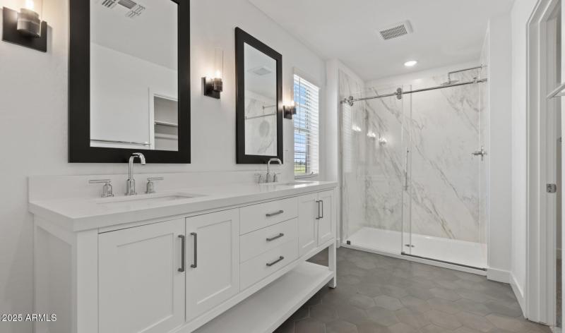 Manor Lot #48 Primary Bath (2) (Large)