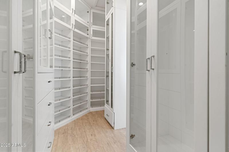 Primary suite closet