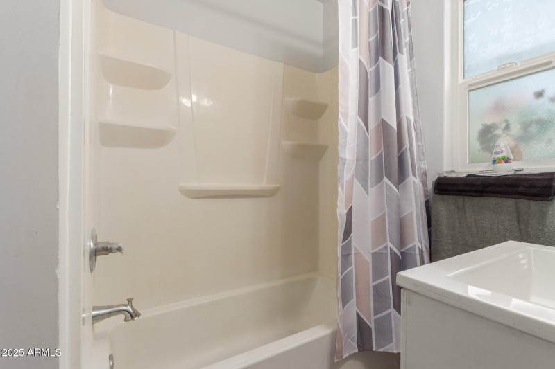 Unit1 full bath