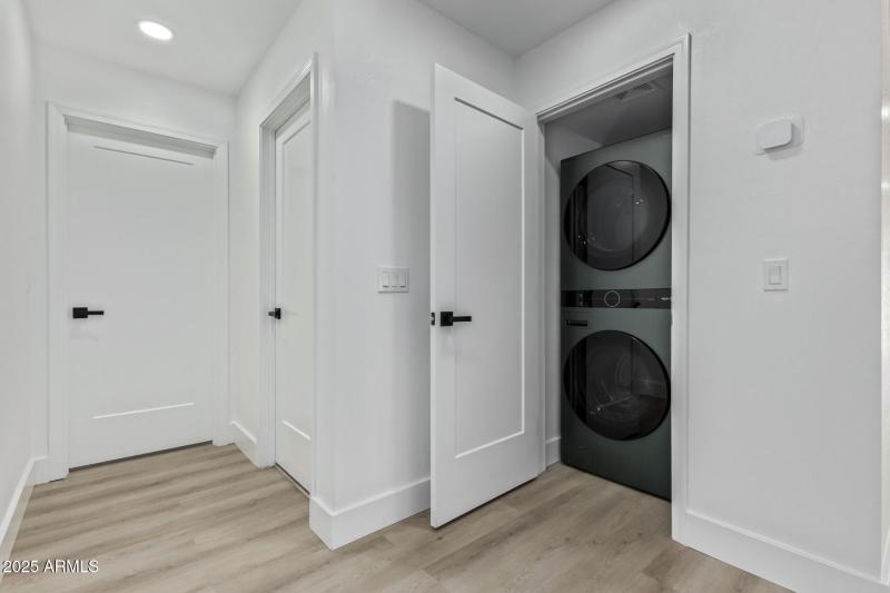 Stacked washer/dryer