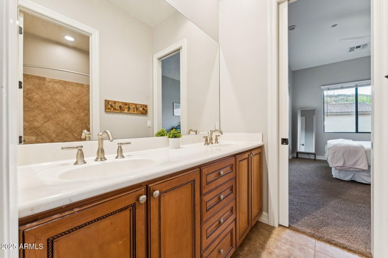 42-Pass Through Bathroom