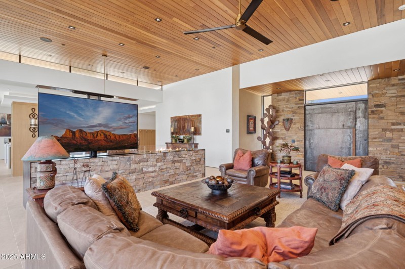 9-web-or-mls-24-jefferson-ct