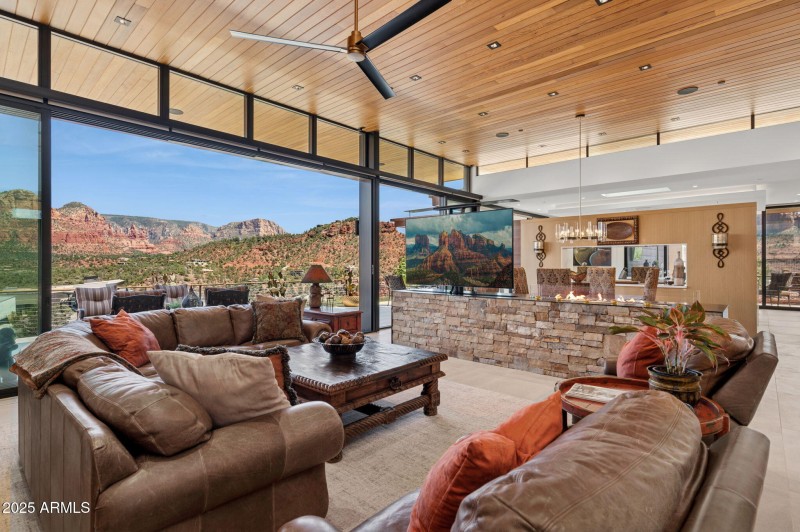 10-web-or-mls-24-jefferson-ct