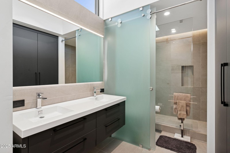 47-web-or-mls-24-jefferson-ct