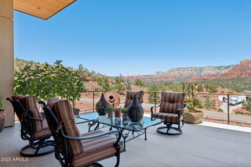 51-web-or-mls-24-jefferson-ct