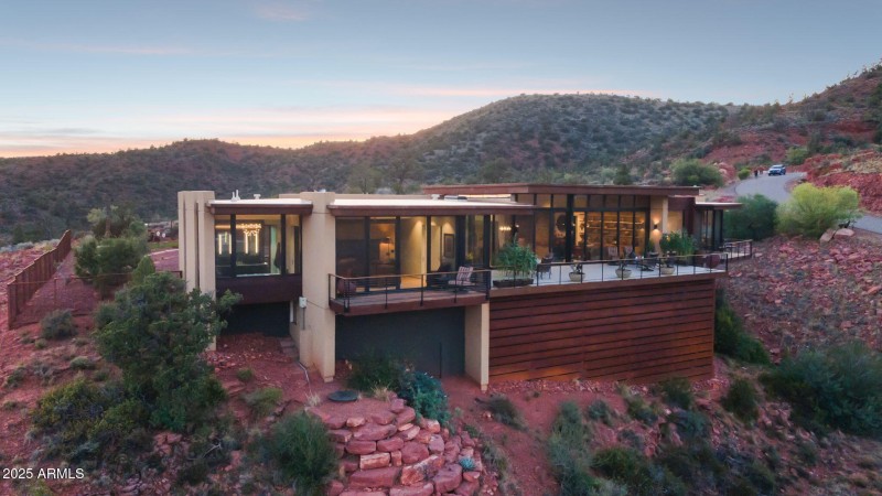 88-web-or-mls-24-jefferson-ct