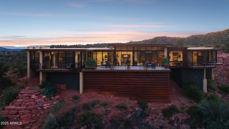 90-web-or-mls-24-jefferson-ct