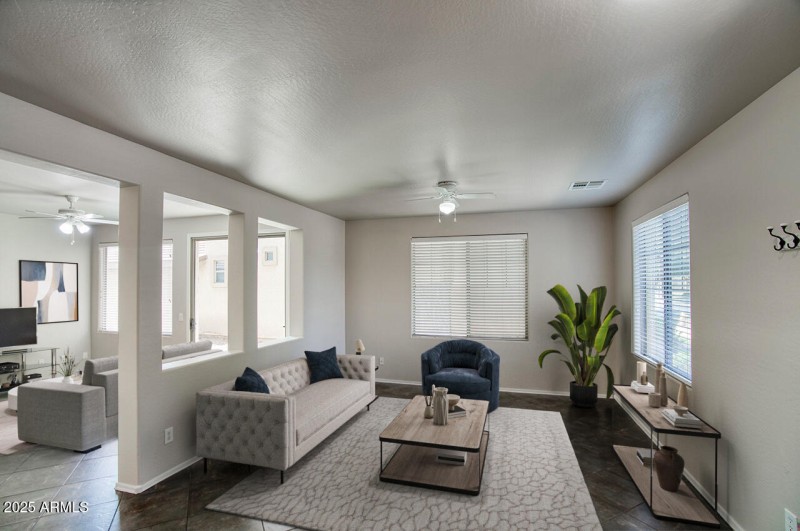 2909 S HANSEN DR
