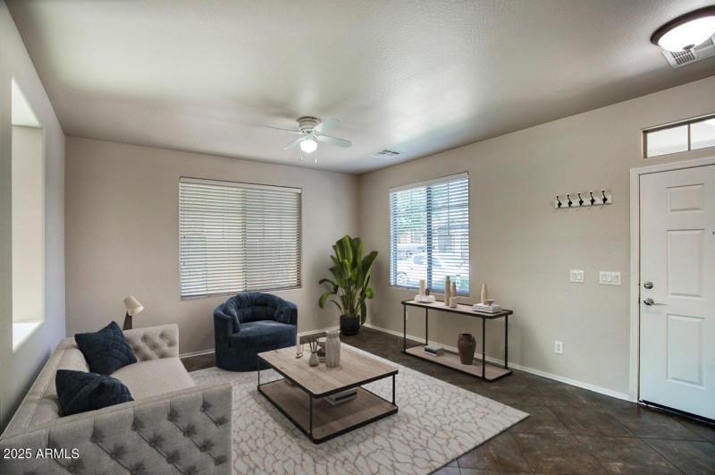 2909 S HANSEN DR