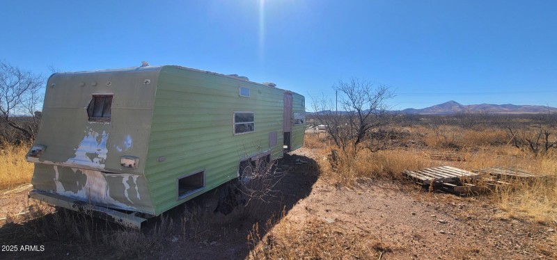 Hwy 80 one more mobile home