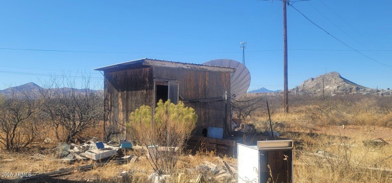 Hwy 80 storage shed