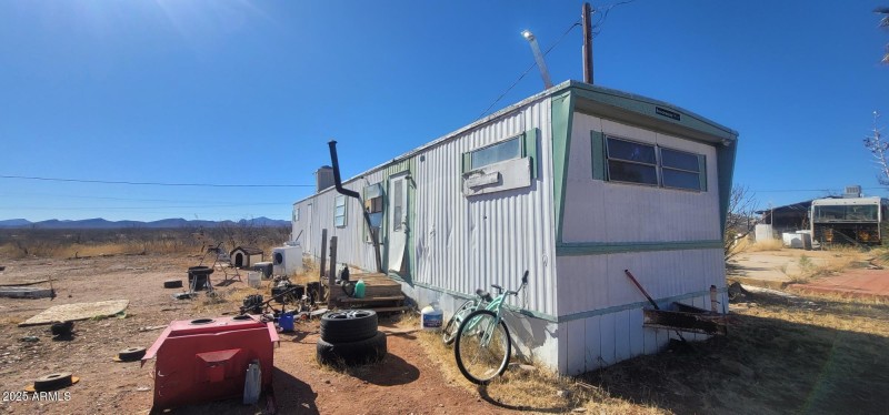Hwy 80 old mobile home