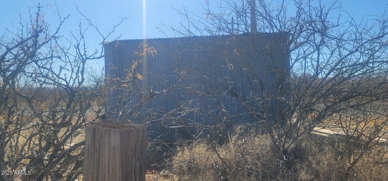 Hwy 80 water well metal little building