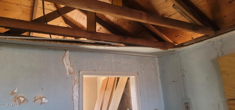 Hwy 80 interior of little house at the E