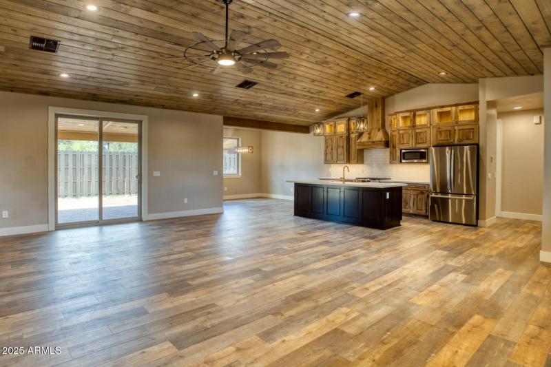 Beautiful Kitchen/Dining