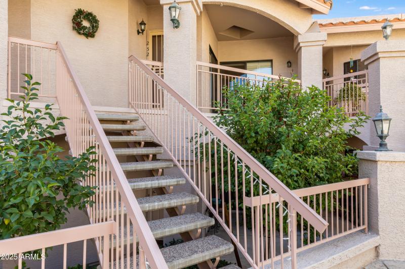 9151 W Greenway Unit 252-22