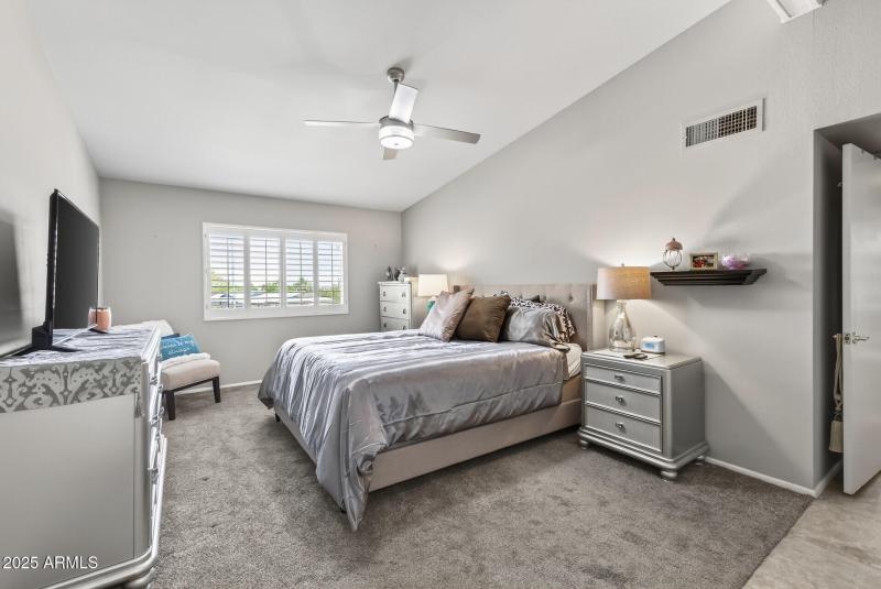 32_10851_N_Fairway32_mls