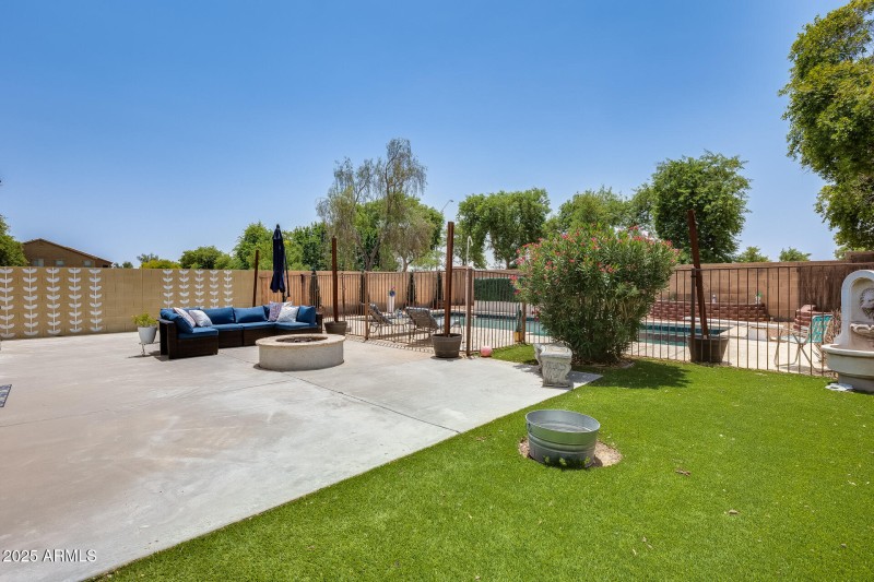 Entertainer's Backyard