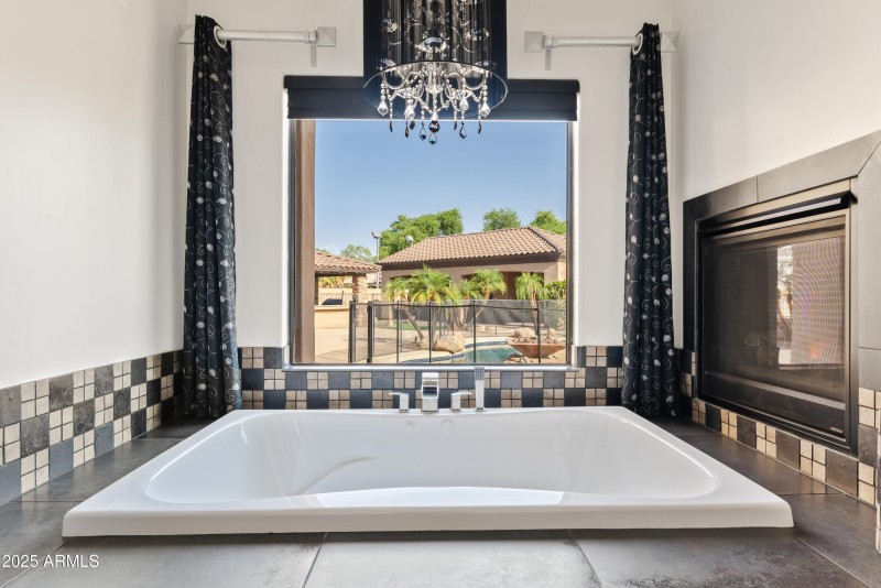 Large master tub
